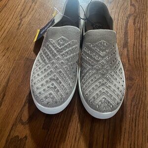 Women's Slip-On bling Sneakers size 8 with rhinestones
Taupe